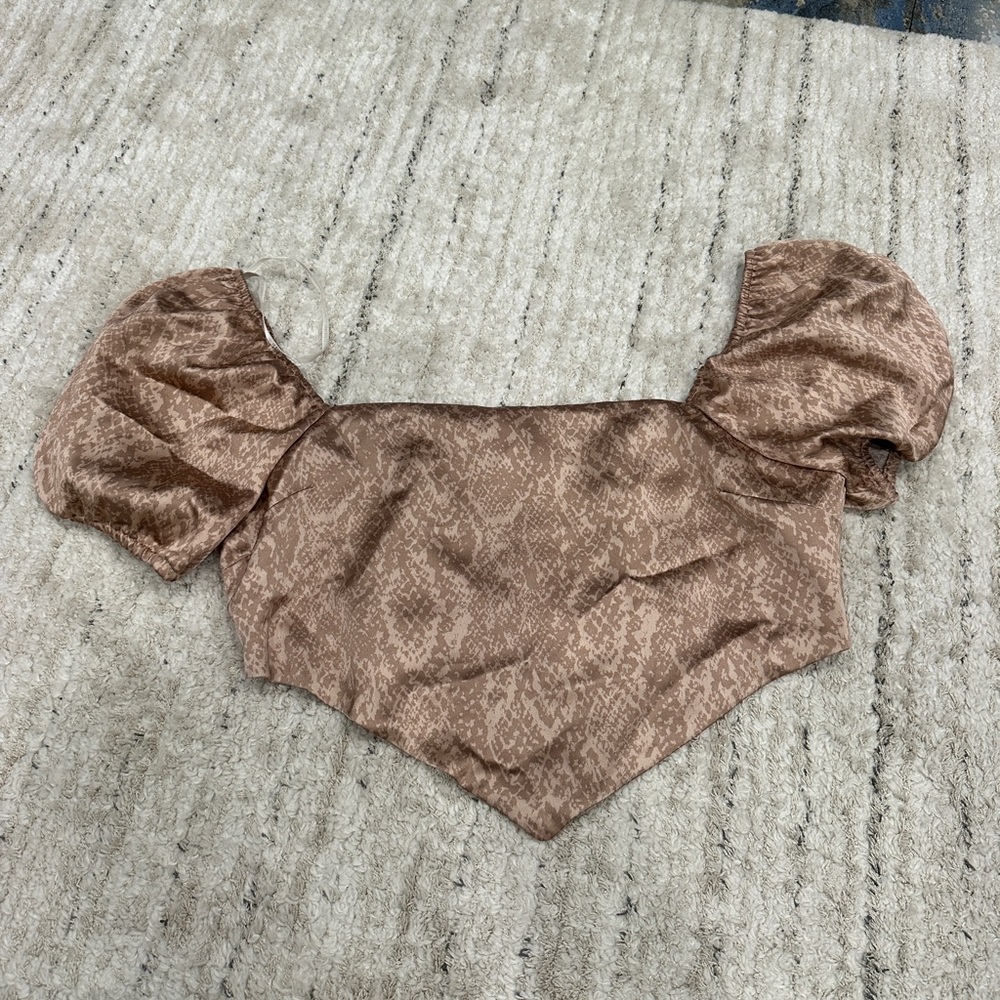 NWT Forever 21 Animal Print Puff Sleeve Bandana Top